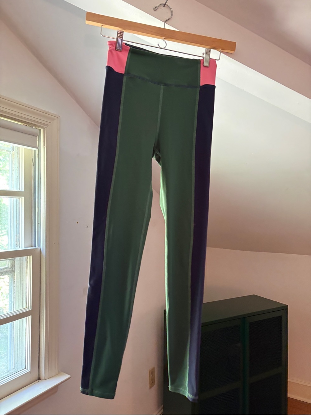 Boden Colorblock High-Waist Leggings in Green and Pink - Size 4